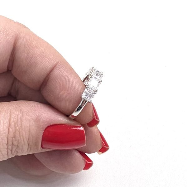 Anel Moissanite Meia Aliança 4x4 - Imagem 3