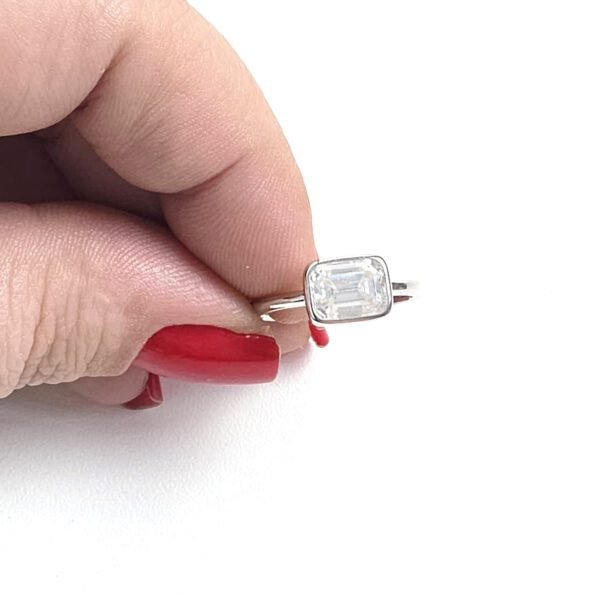 Anel Moissanite Retangular 2.0 - Imagem 4