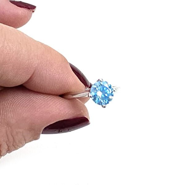Anel Moissanite Solitário Azul - Imagem 3