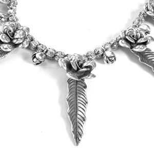 Colar Flores e Folhas