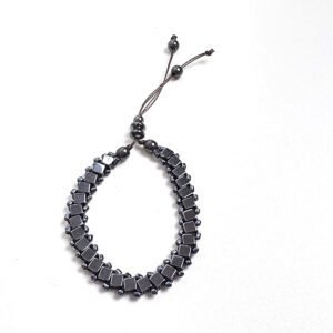 Pulseira Hematita Cubo e Esferas Laterais